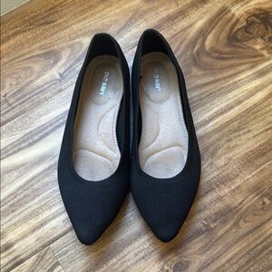 Old Navy Women's Black Pointed Flats size 9.5